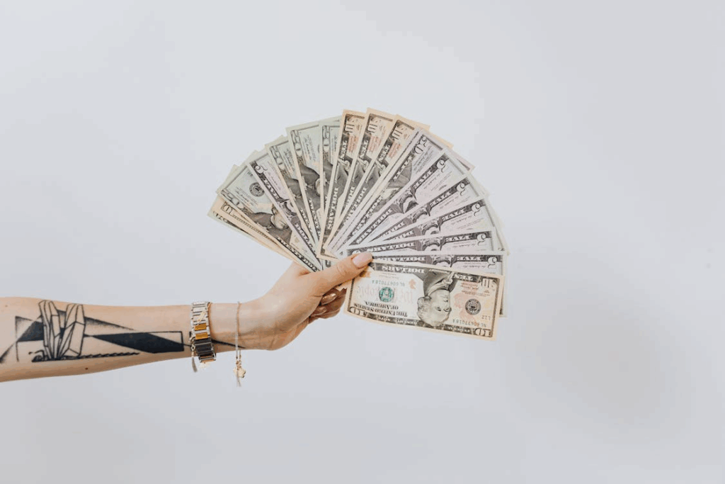 Basic Salary adalah